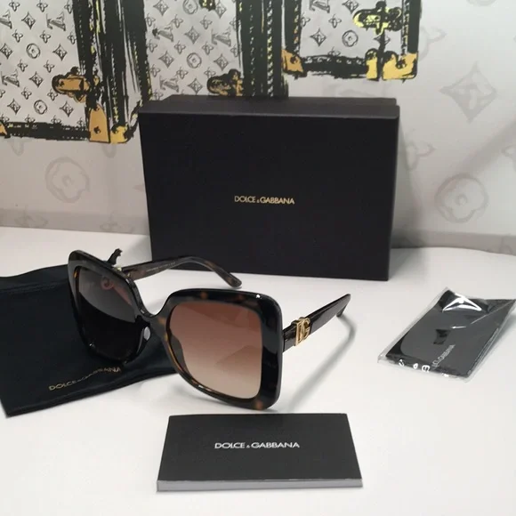 Dolce & Gabbana Women display picture 3